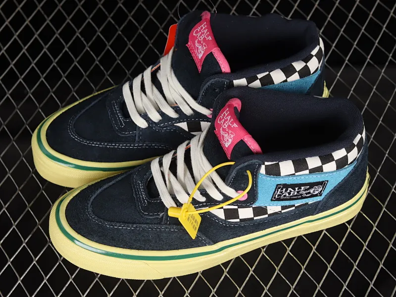 All Categories Vans Vans Series Vans Mid Liberaiders x Vans Half Cab 33 DX Legendary skater’s signature Chinese skateboard shoes VN0A5KX6BZU